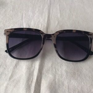 TOMMY HILFIGER Tortoise Shell Sunglasses Glam Summer - Brown